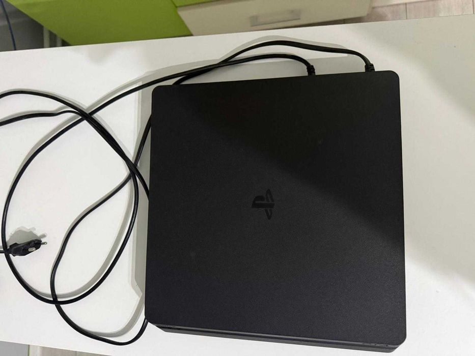 Vand ps4 slim de un TB in stare buna