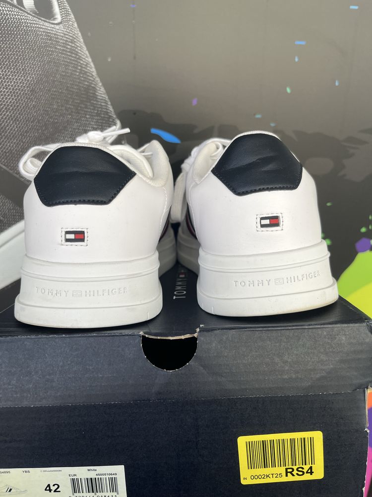 Оригинални кожени кецове Tommy Hilfiger