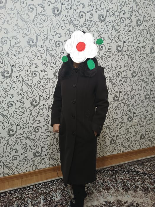 Продается пальто женское 2 шт.