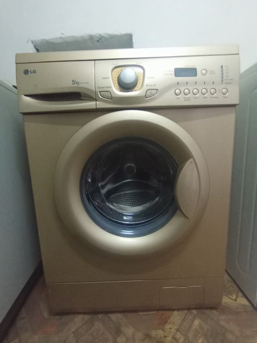Продам стиральную машину LG 5 кг.