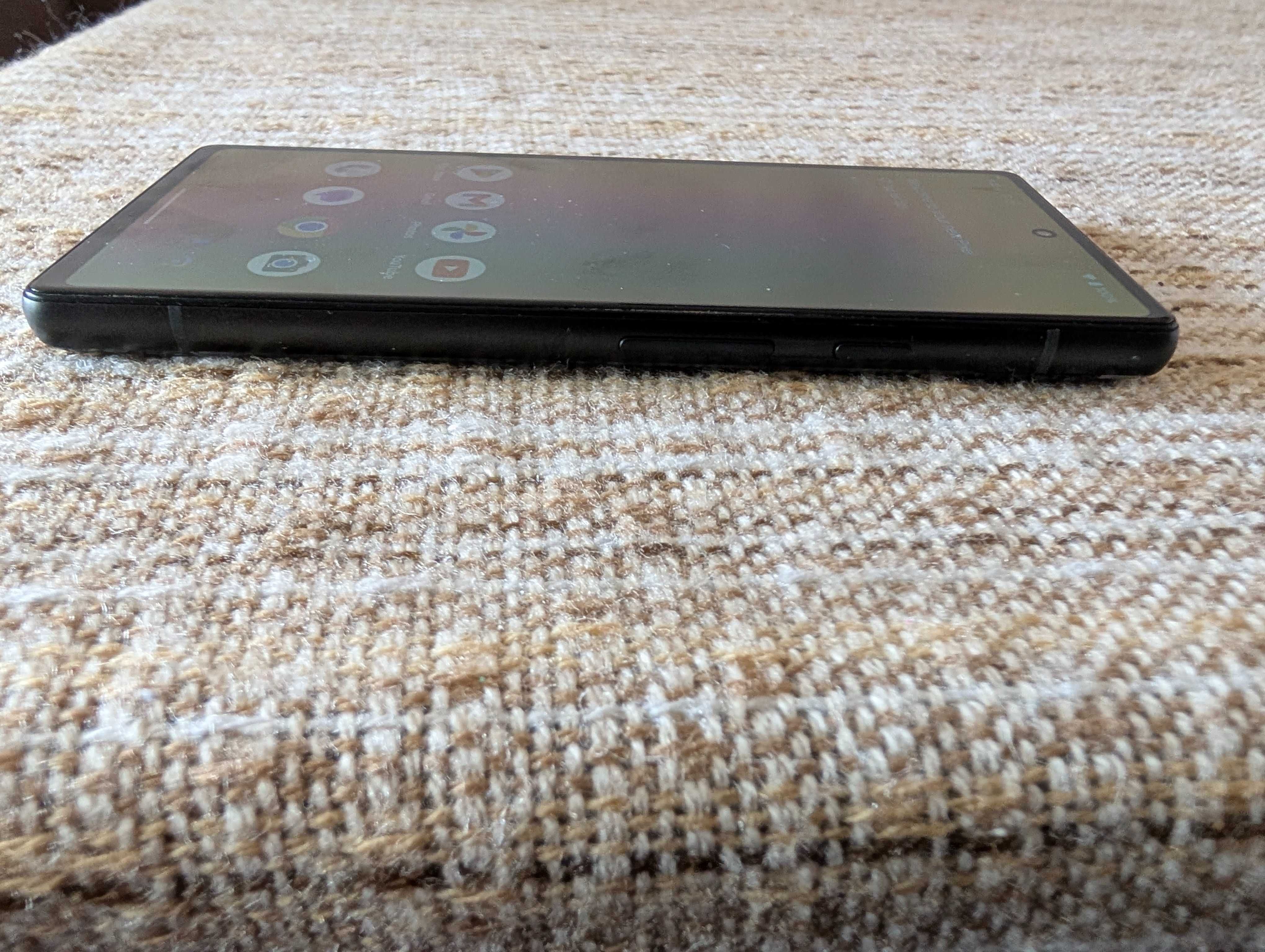 Телефон Google Pixel 6a