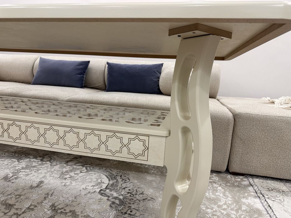 Стол обеденный новый использовался пару месяцев