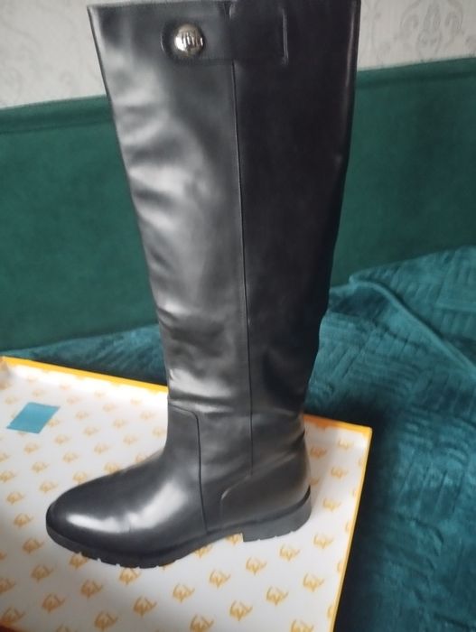 Продам сапоги женские