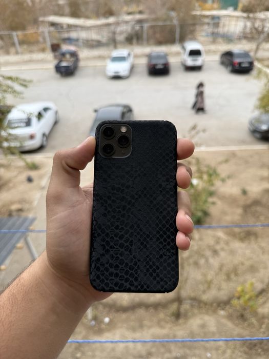 iPhone 11 pro (karopka bor)
