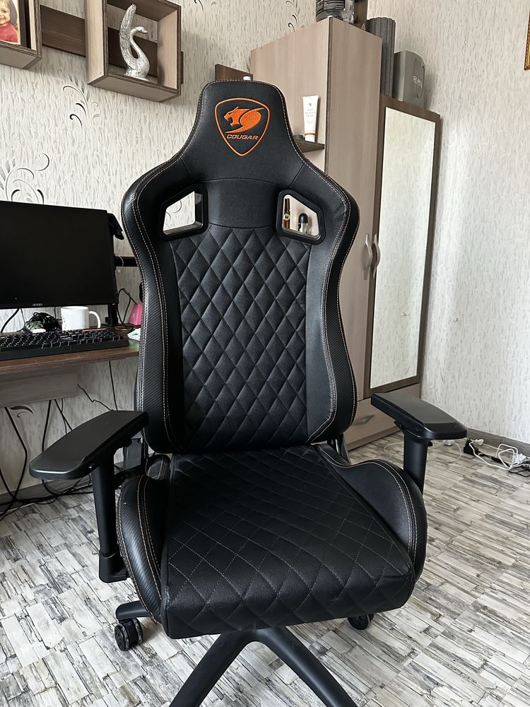 Cougar armor s геймърски стол