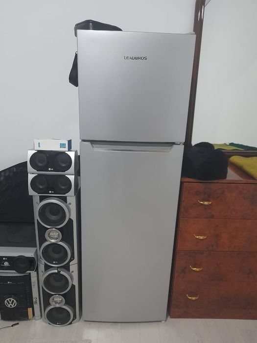 Холодильник Leadbros
