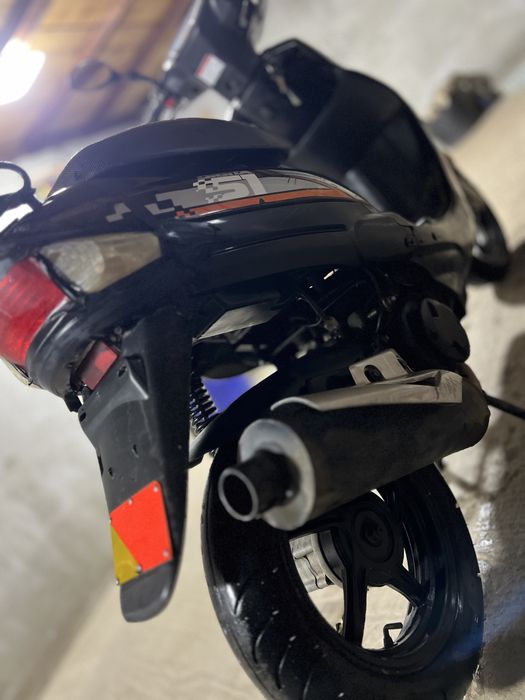 Vand/Schimb scuter 49cc CU ACTE!!