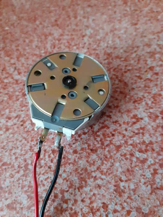 Motoras 220-240V,50/60 hz