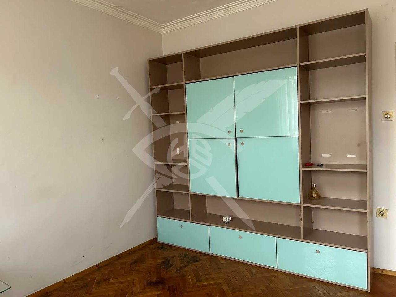 Продава се Къща в Божурище - 490 кв.м за 735 €/кв.м - Снимка #1