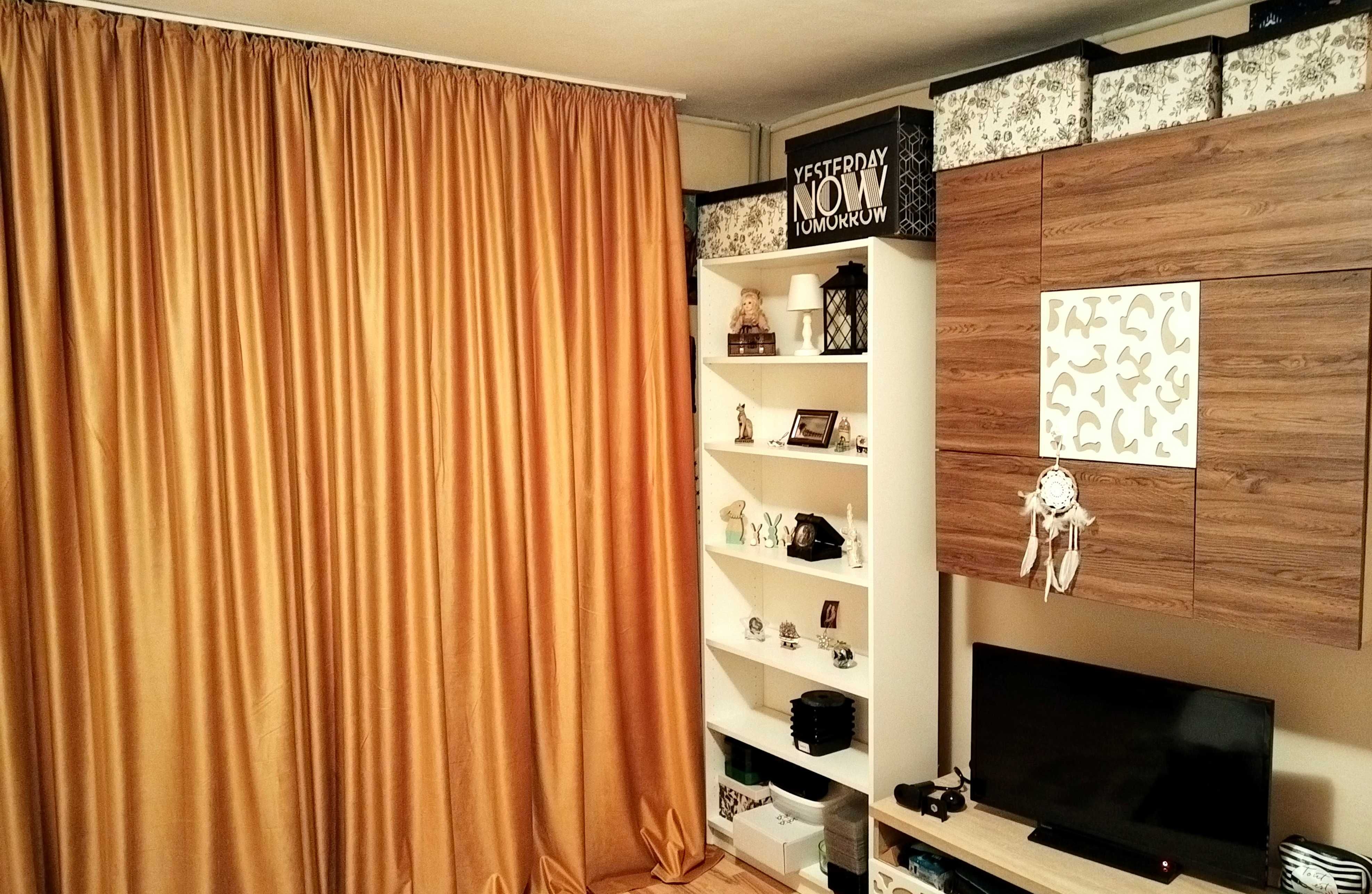 Draperie din catifea culoare mustar