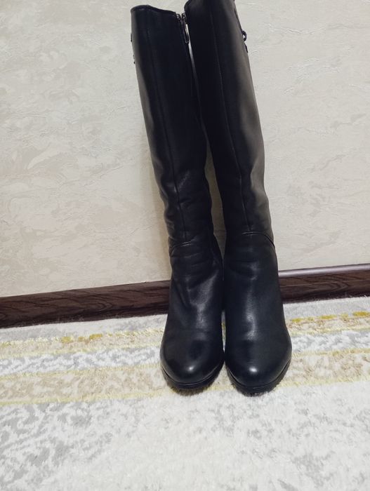 Кожаные сапоги,размер 39