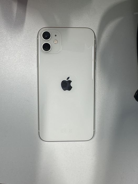 Продаю айфон 11 в хорошем состоянии