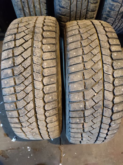 Шины зимние шипованные прошли два сезона