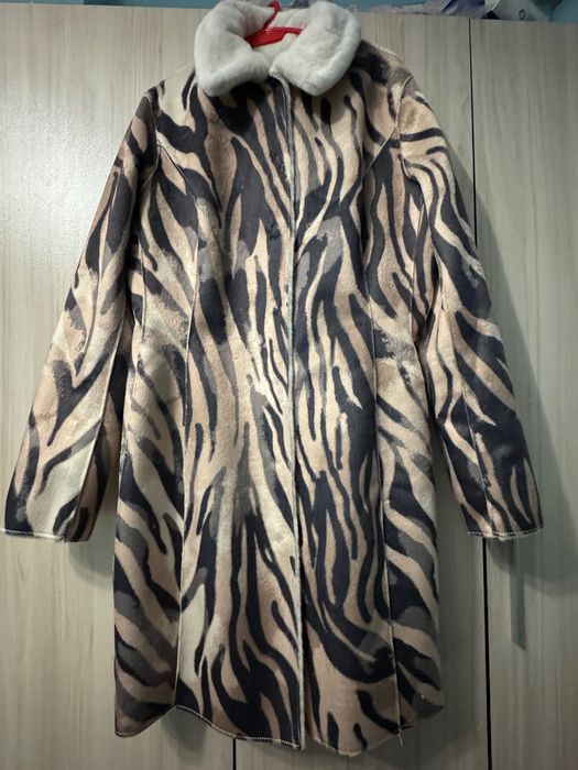 Guess- дамско палто, ново!