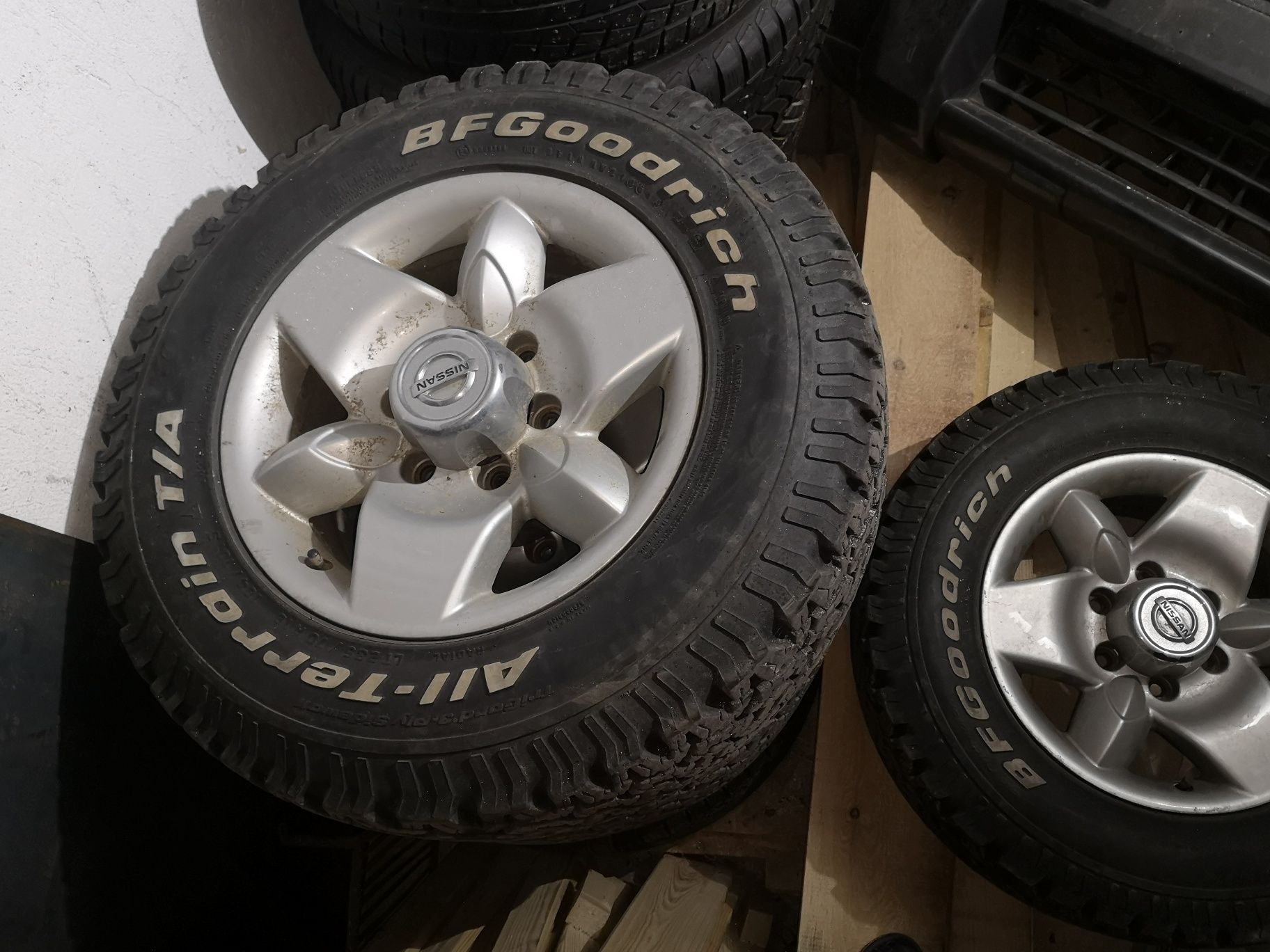 Гуми с джанти за Nissan terrano