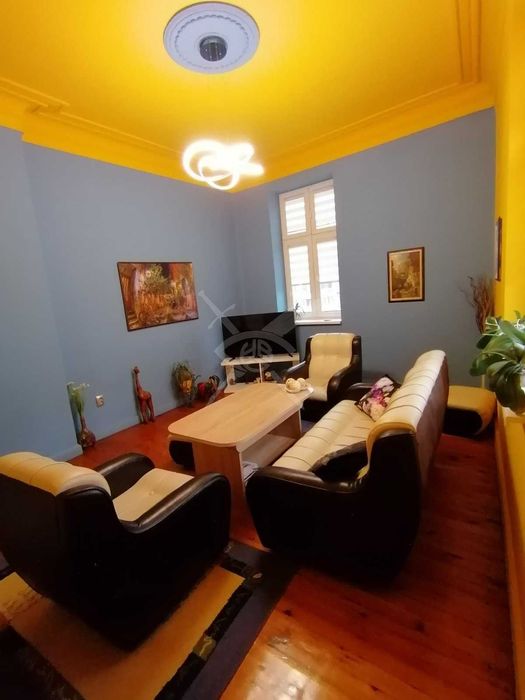 Продава се Тристаен апартамент в Бургас, Център - 100 кв.м за 1900 €/кв.м - Снимка #1