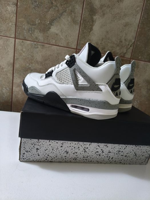 Air Jordan 4 white cement