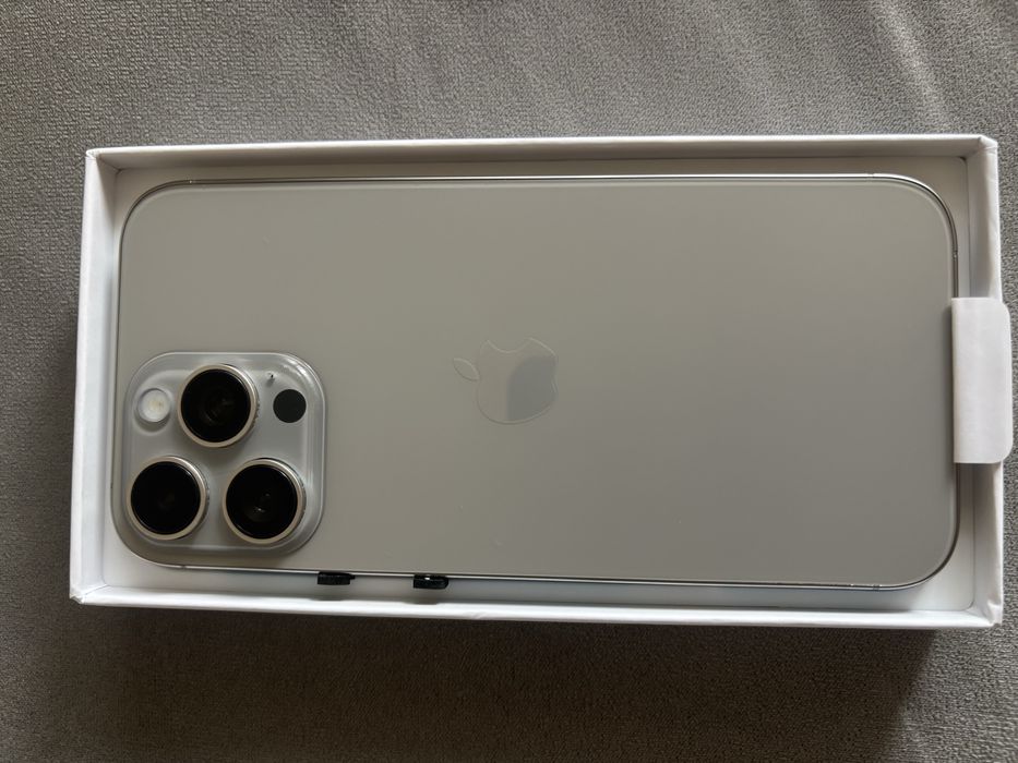 Продам айфон 16 про макс