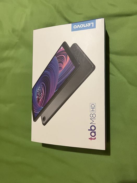 Чисто нов Lenovo tabM8
