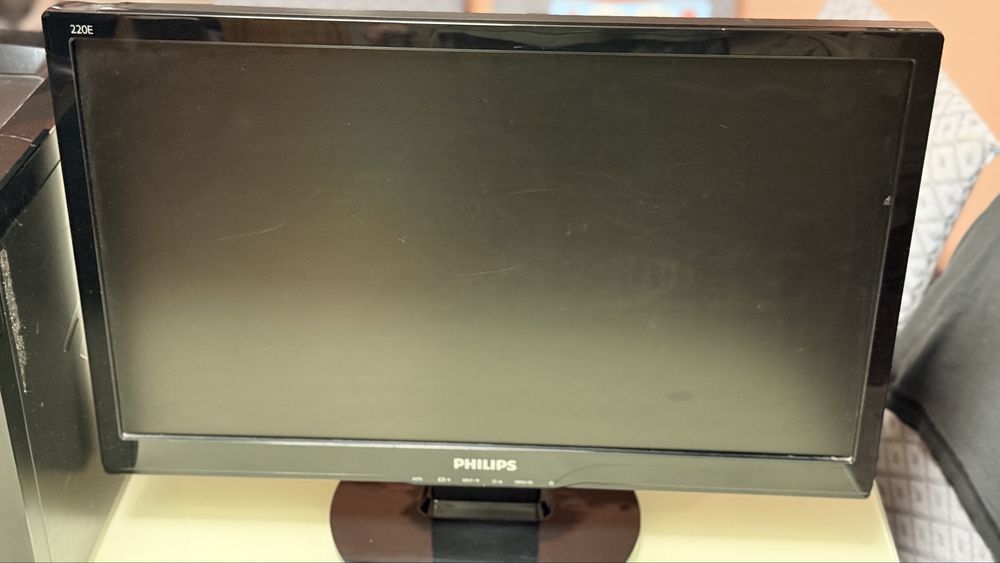 Desktop si monitor 23 inchi