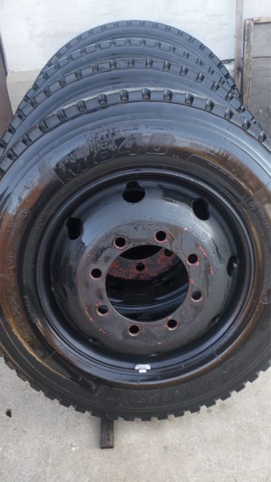 Vând cauciucuri remorcă