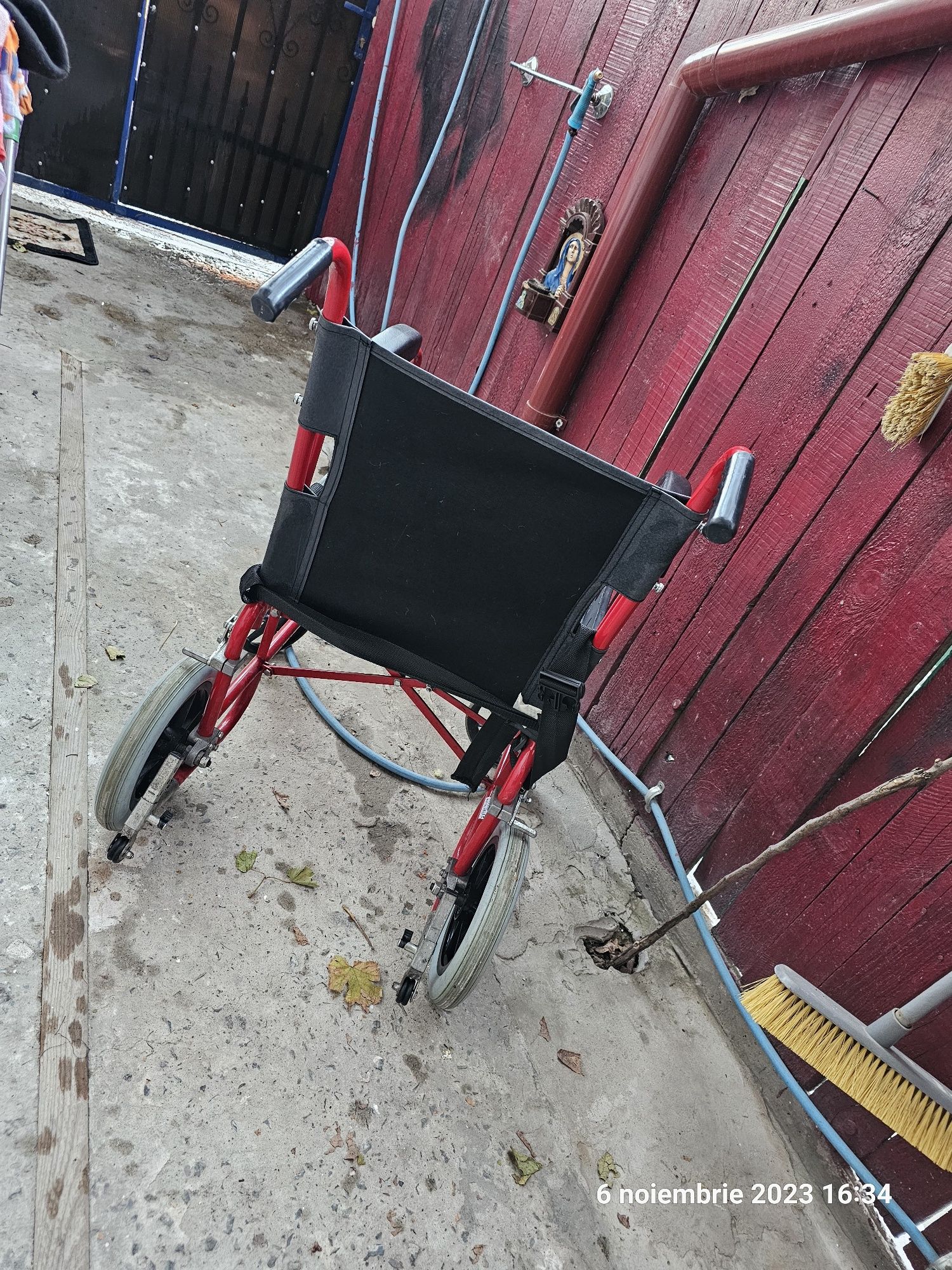 Căruț persoane dizabilități