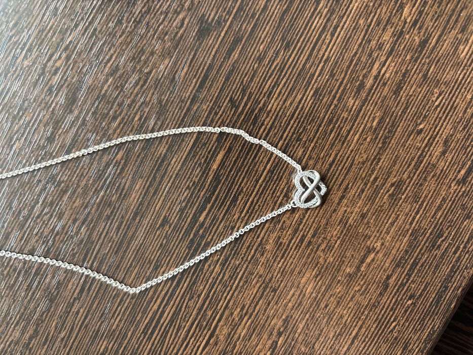 Pandora.Колье и кулоны.