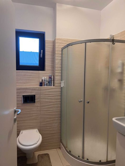 Proprietar inchiriez gars  GROZAVESTI, POLITEH  linga regie rezidence