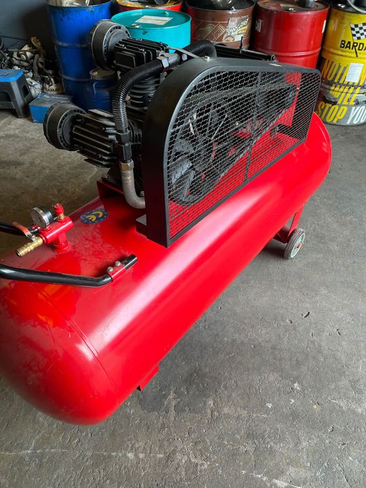 Компресор 500л на 2 месеца