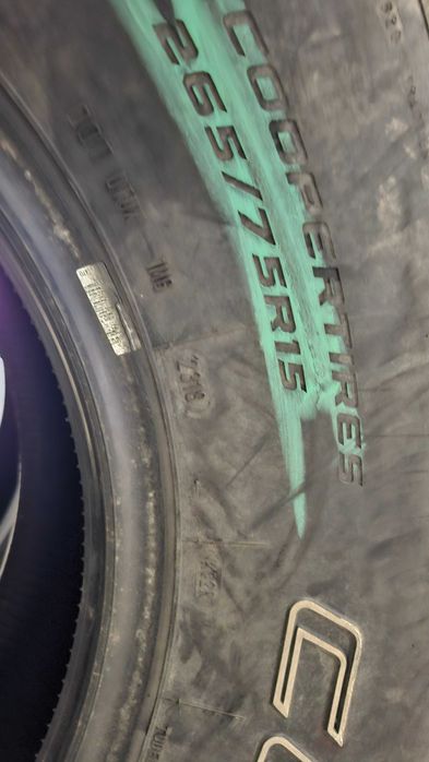 Cooper discoverer 265 75 15, 2br.