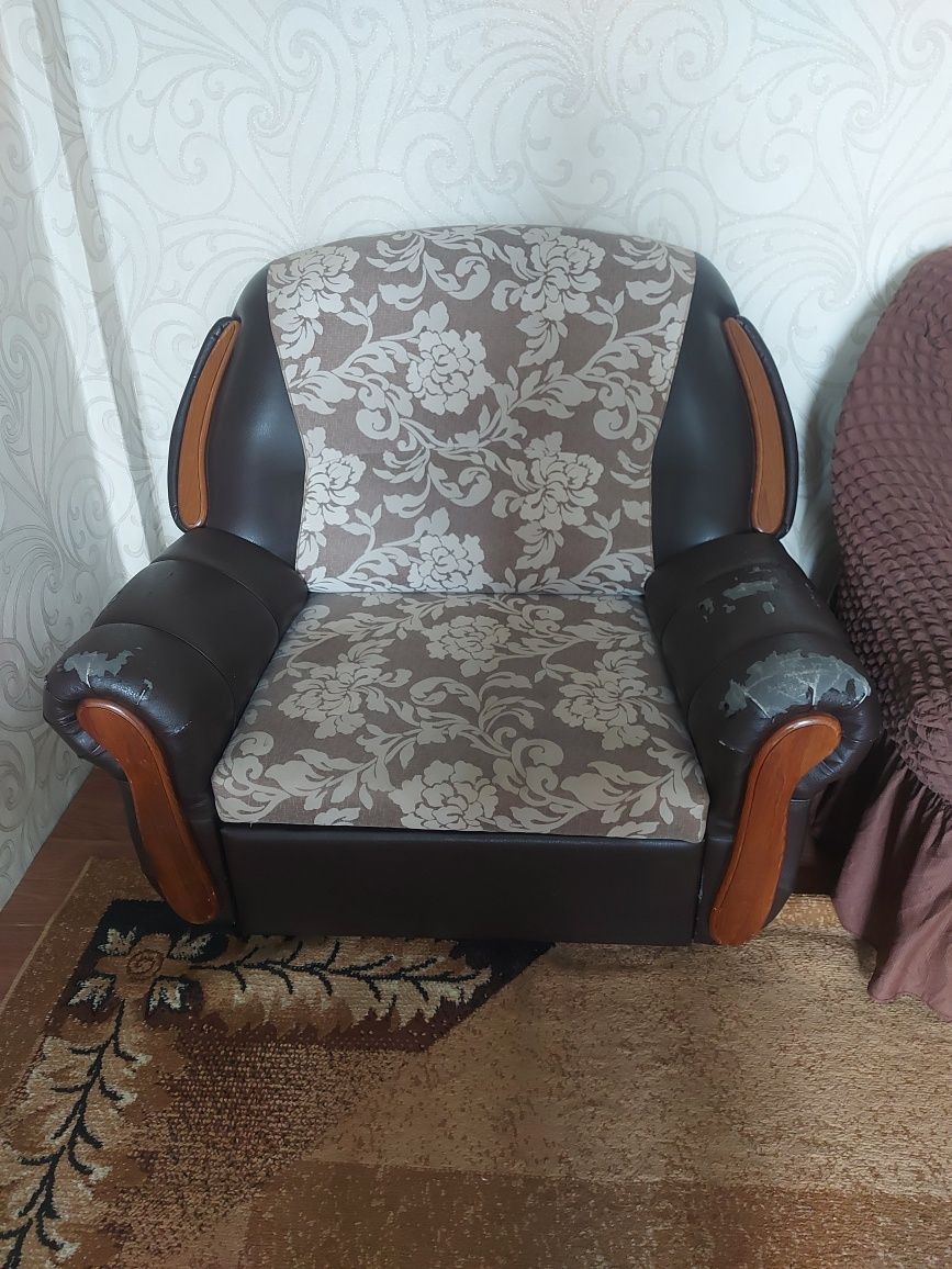 Продам диван и кресло