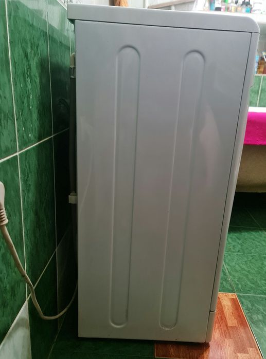 Продается стиральная машина Indesit 5 кг
