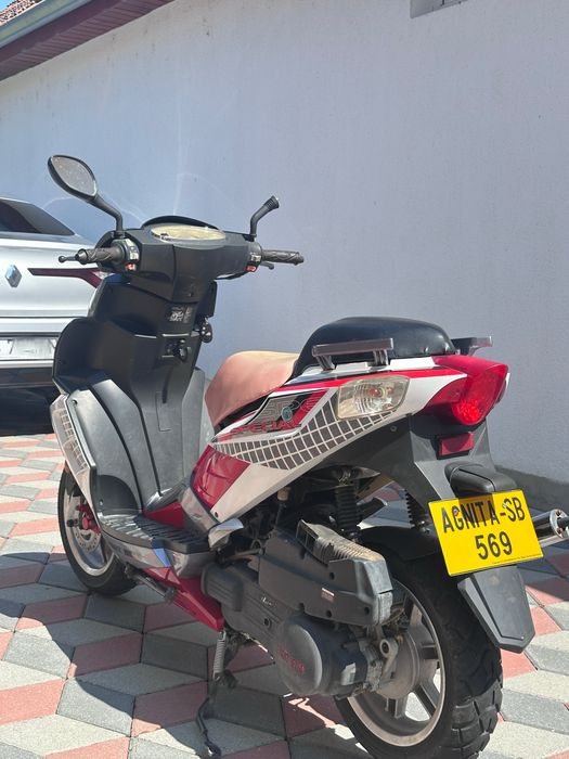 Motocicleta Yiben