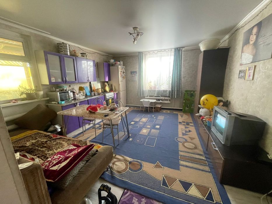 Сдаётся большой, тёплый, благоустроенный  дом.