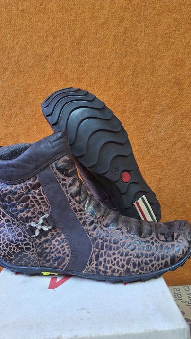 Нови Дамски боти естествена кожа номер 40