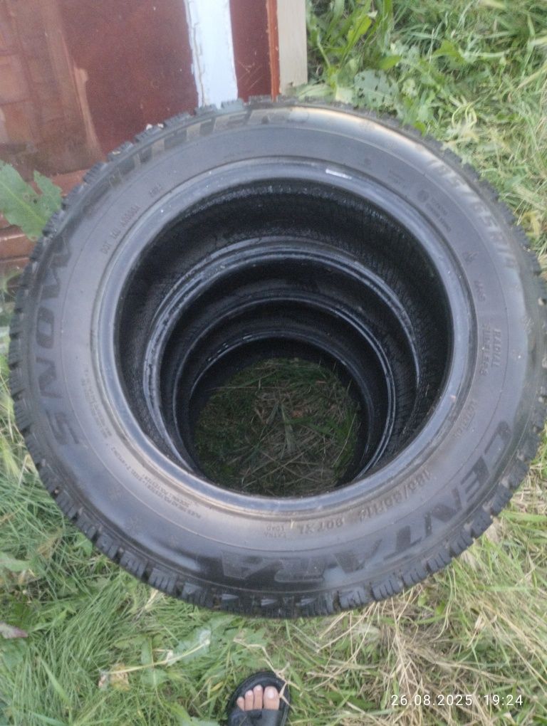 Продам комплект зимней резины R 14 185/65