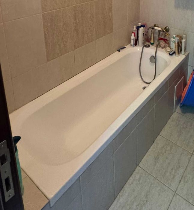 Mobilier baie din lemn masiv
