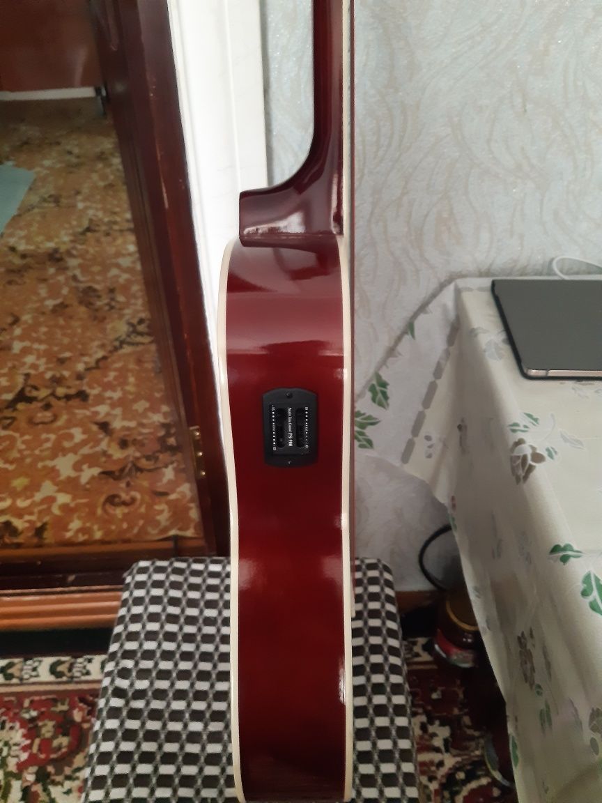 Продается эл.акустическая гитара в отличном состоянии с чехлом.