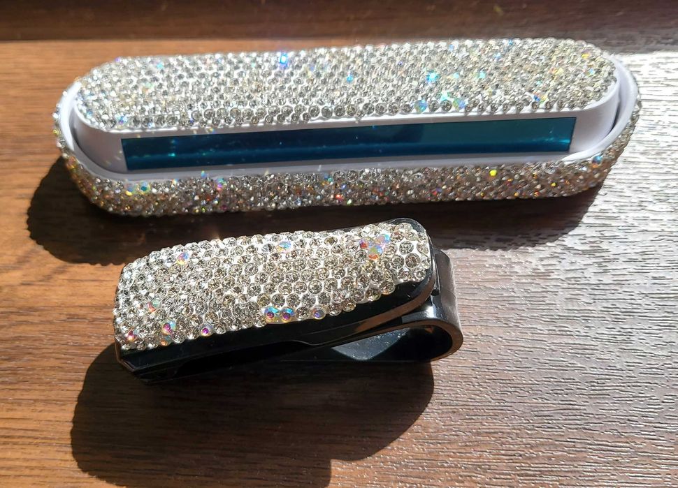 Set auto afisaj telefon si suport ochelari