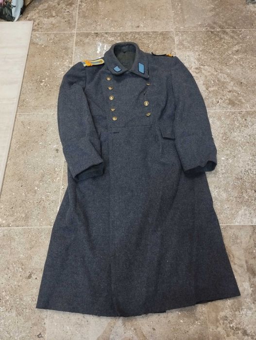 Сив вълнен шинел