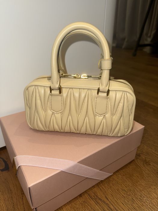 Miu miu arcadie чанта