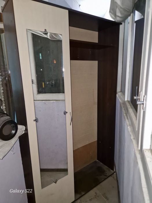 Отдам шкаф для прихожей