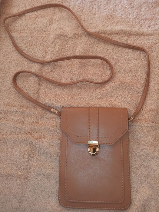 Pushti rangli ayollar sumkacha  — telefon sig‘adigan, 2 qatorli, mod