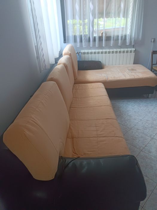 Голям диван с лежанка