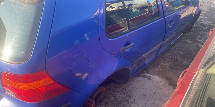 Macara geam fata stanga electrica Volkswagen VW Golf a 4-a generatie