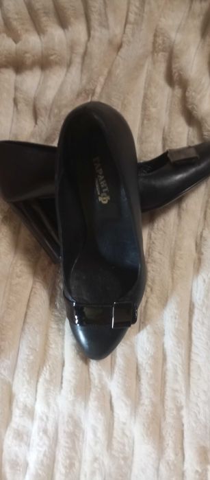 Дамски кожени обувки с ток 9 см