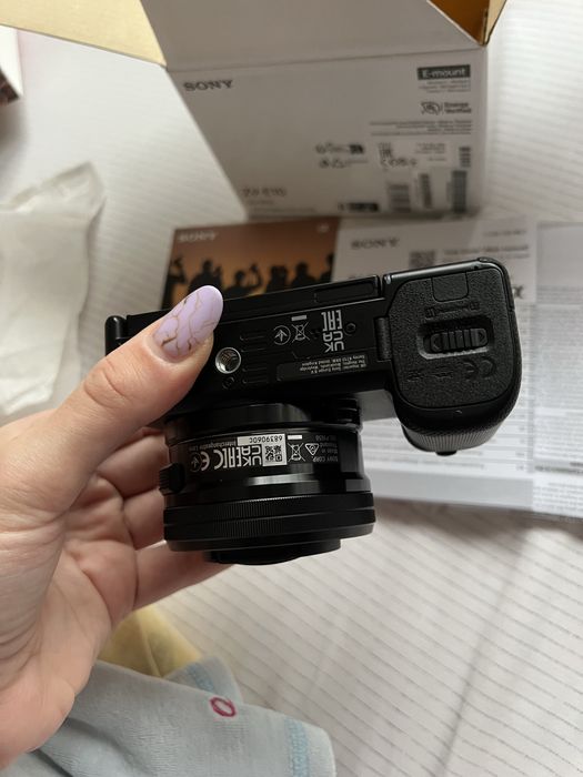 Sony ZV-E10 + обектив Sony SEL 16-50mm f/3.5-5.6 PZ