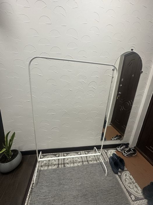 Вешалка напольная железная