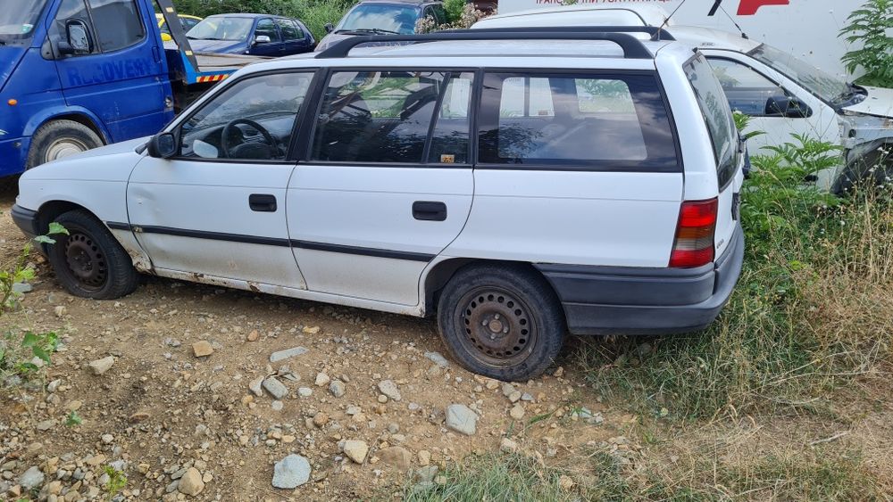 Опел Астра ф 1.7 Тд , Opel Astra F 1.7 TD На Части !!!