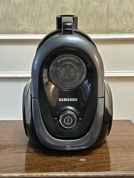 Пылесос Samsung SC18M21D0CG